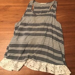 Tank top with ruffle edge
